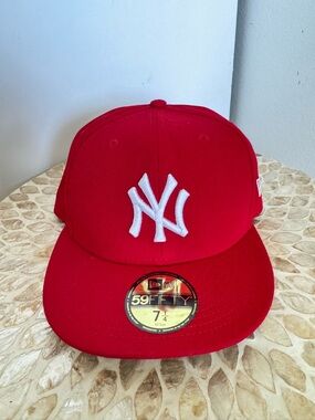 NWT New Era Red New York Yankees 59FIFTY Fitted Hat 7 1/4